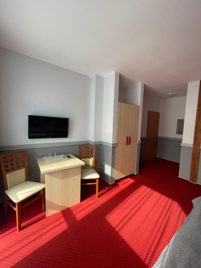 Emilia Hotel Wysowa-Zdrój Exterior foto